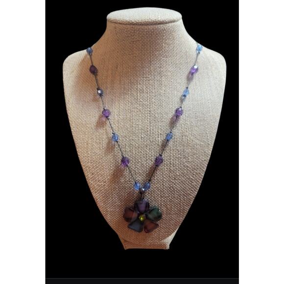 Beautiful Acrylic necklace - Picture 1 of 3